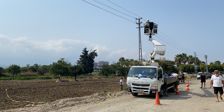 Hatay İskenderun'da bahçesini sulayan şahıs elektrik akımına kapılarak hayatını kaybetti