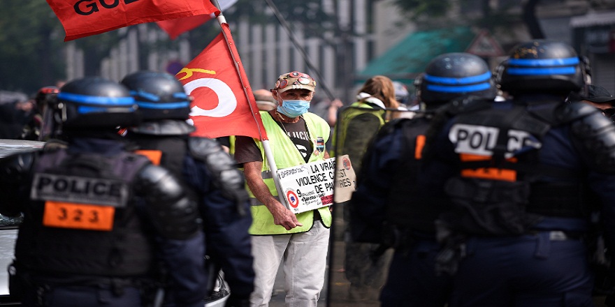Pariste sarı yelekliler protestosunda gözaltı sayıları artıyor