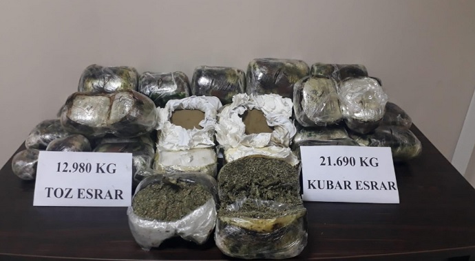 Adana'da otomobilde 33 kilo esrar ele geçirildi