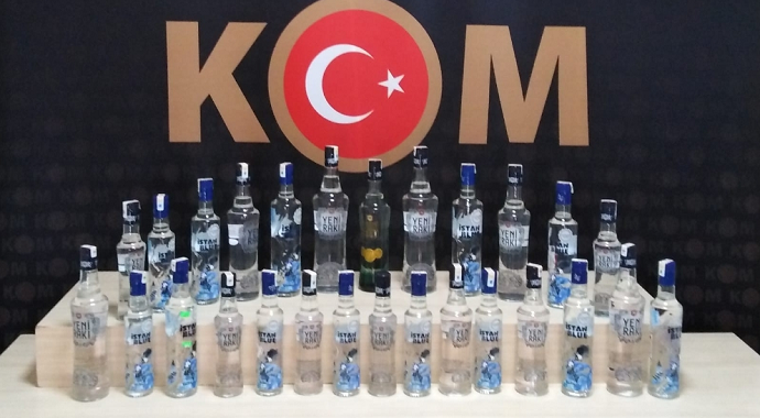 Adana'da operasyon! 85 şişe kaçak içki ve 5 bin 838 paket sigara ele geçirildi