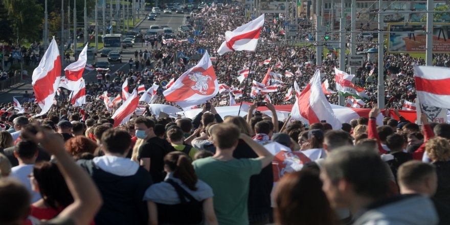 Belarus’ta gerçekleştirilen protestolarda gözaltı sayısı 400’ü aştı