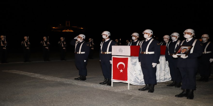 Yüksekova'da PKK ile Yaşanan Çatışmada Şehit Olan Astsubay Sinan Aktay Memleketine Uğurlandı