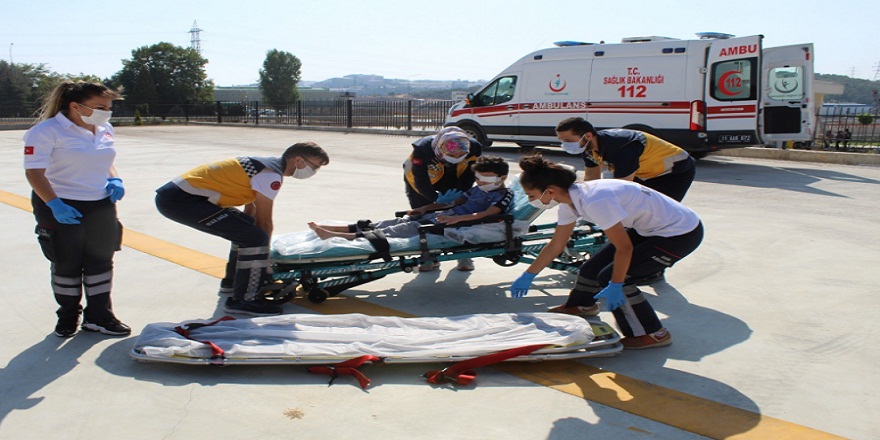 Gözünden yaralan çocuk için ambulans helikopter sevk edildi