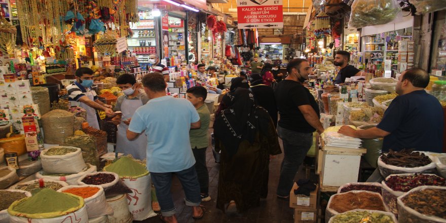 Şifa arayan vatandaşlar Attar Pazarı'na akın ediyor