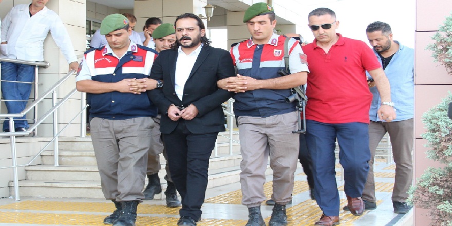 3 kişinin ölümüne sebebiyet vermekle yargılanan senarist Emrah Serbest'e 1 milyon 400 bin lira tazminat cezası