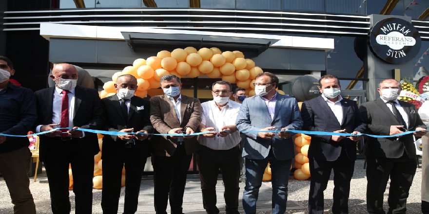 Bursa'nın 150 bin kişi kapasiteli yemek şirketi törenle hizmete açıldı