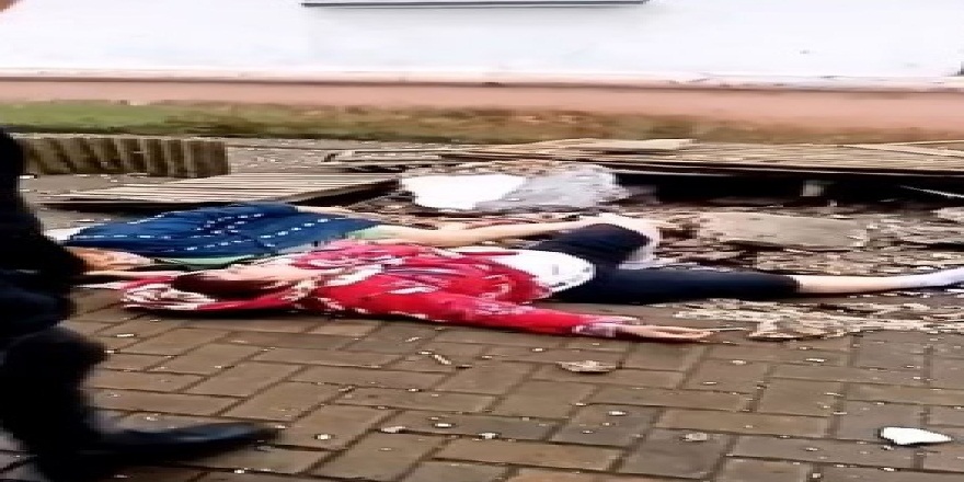 Rusya'da 2 kadın balkon parçalarının altında kaldı