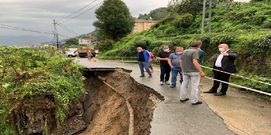 Rize'nin Çayeli ilçesinde yağmur sonrası oluşan heyalan hayatı felç etti