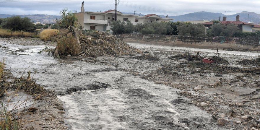 Yunanistan’da etkili olan Medicane tropik fırtınasında ilk belirlemelere göre2 kişi öldü