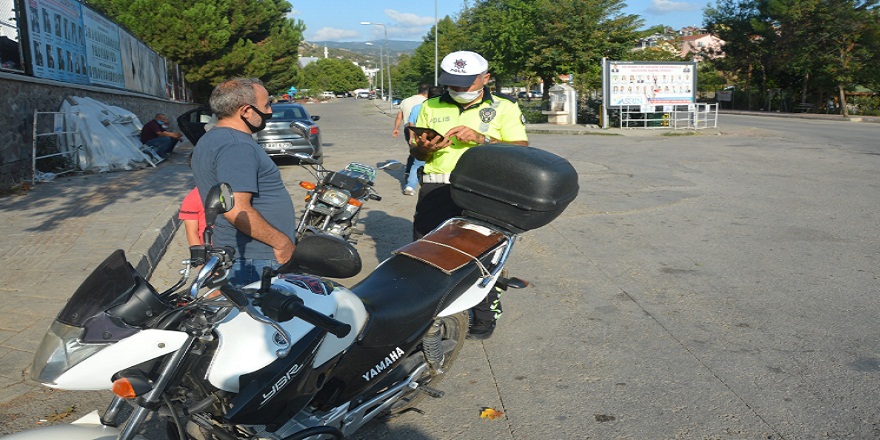 Tokat emniyeti kural ihlali yapan motosiklet sürücülerini affetmedi!