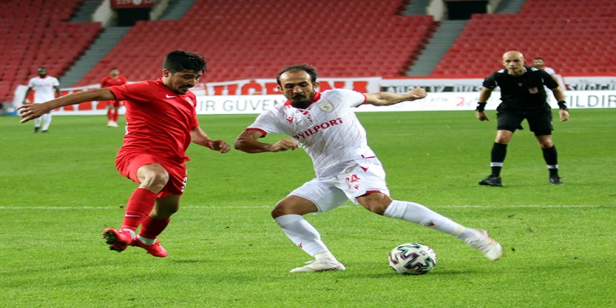 Türkiye Futbol Federasyonu 1. Lig: Samsunspor: 3 - Ümraniyespor: 0