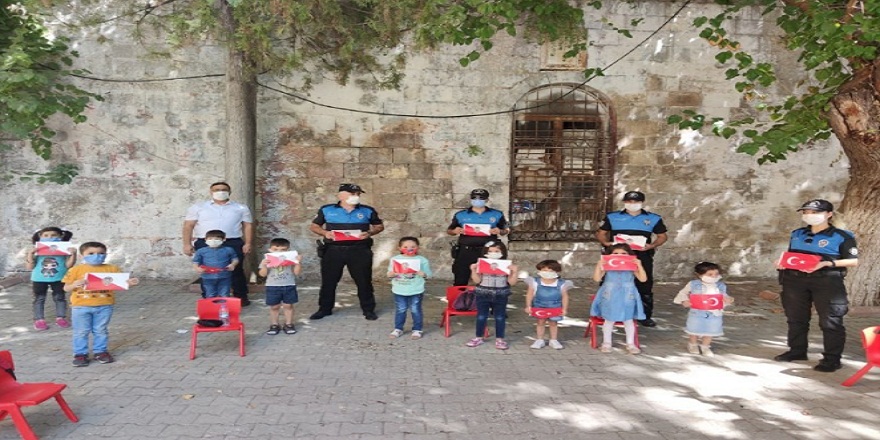 Gaziantep polisinden miniklere anlamlı ziyaret!