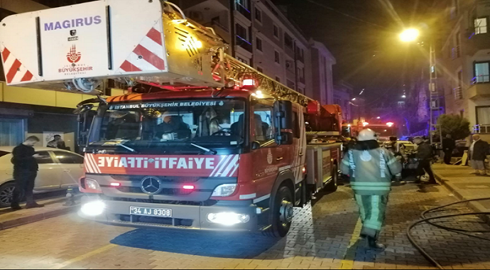 Elektrikli battaniye evi yaktı