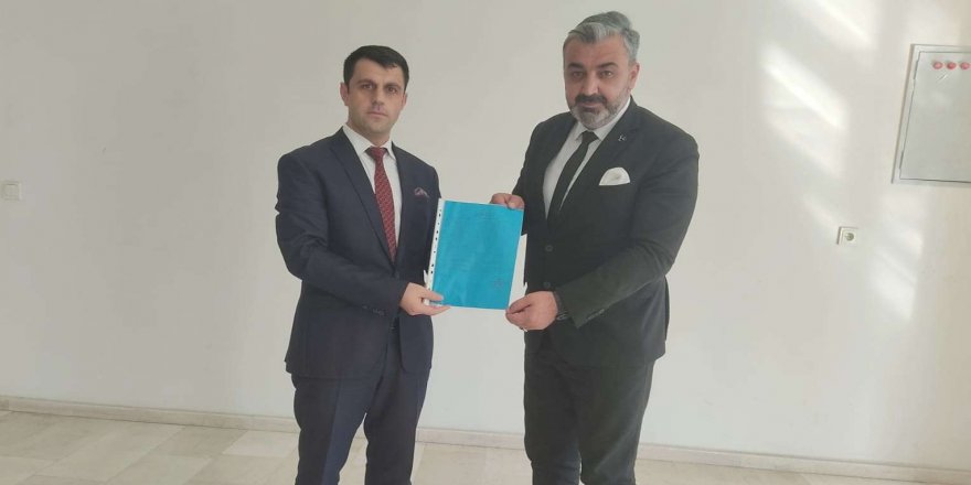 Hakkari İl Başkanı seçilen Fatih Özbek, mazbatasını aldı!