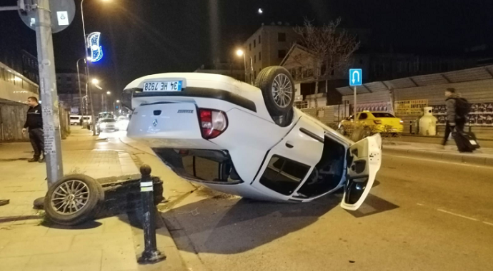 Bağdat Caddesi'nde bir otomobil takla attı