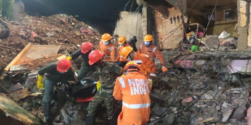 Hindistan'da çöken binada ölenlerin sayısı 41 oldu