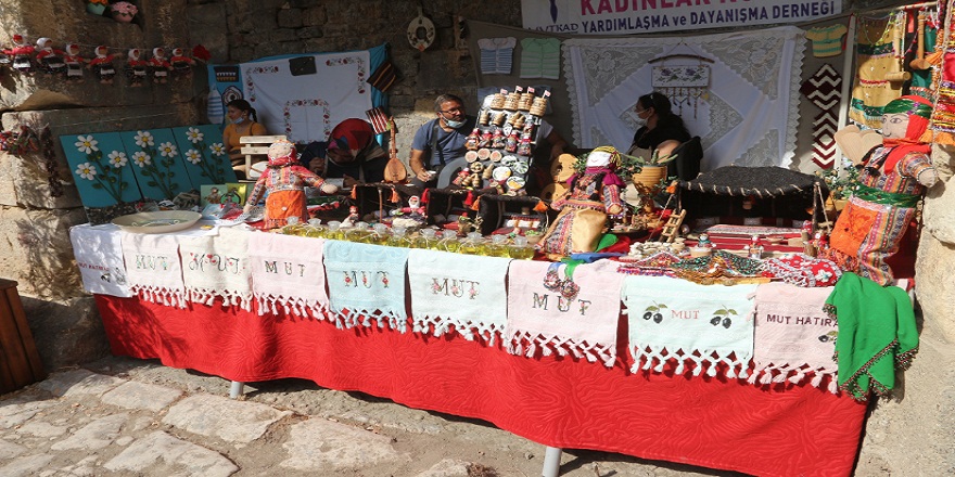 300 yıllık tarihi Taşhan, pazar kurmaları için kadın üreticilere tahsis edildi