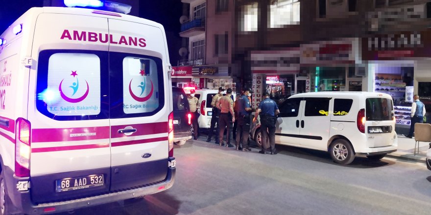 Aksaray’da Önce husumetlisini, sonra da kavgayı ayırmak isteyen kuzenini bıçakladı