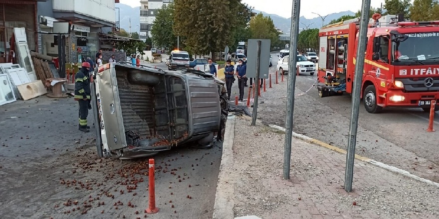 Denizli'de bahçesindeki mahsülü satmaya giden çiftçi kaza sonrası feci şekilde can verdi