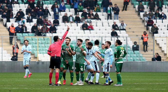 Bursaspor Teknik Direktörü İbrahim Üzülmez'in kadro şanssızlığı