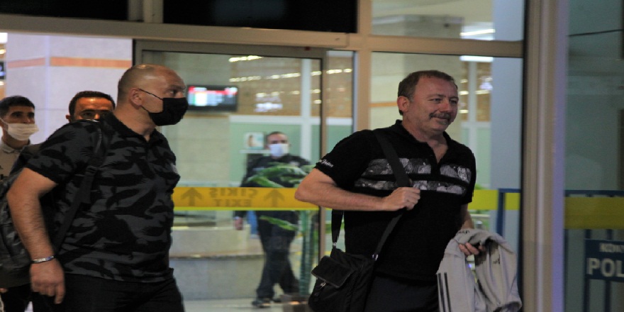 Teknik Direktör Sergen Yalçın önderliğinde Beşiktaş kafilesi Konya'ya geldi