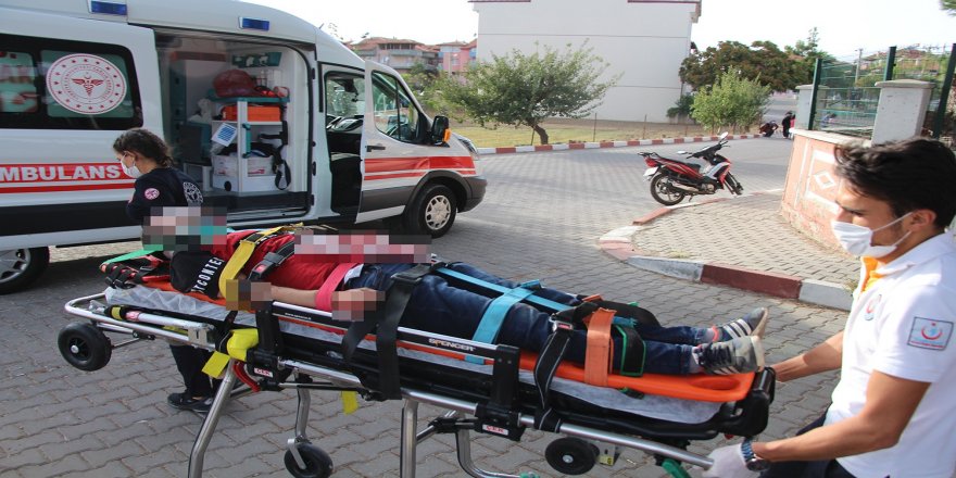 Manisa’da seyir halindeki motosiklet savruldu: 1 ağır yaralı