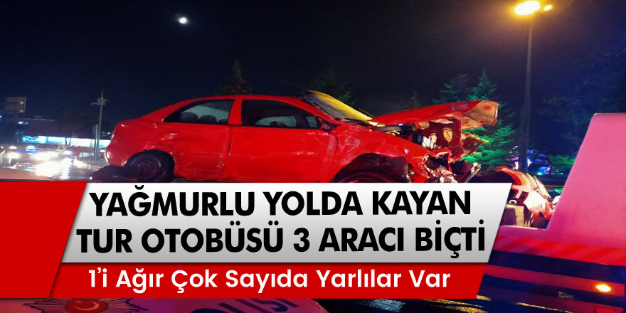 Erzurum’da Yağmurlu yolda kayan tur otobüsü 3 aracı ezdi geçti: 7 yaralı