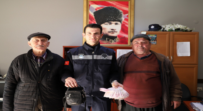 Saruhanlı ilçesinde Hasan Bahar'dan 'İnsanlık ölmemiş' dedirten davranış