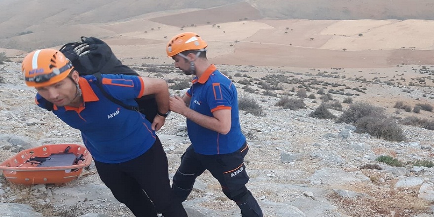 Konya'da ayağı kırılarak dağda mahsur kalan dağcının imdadına AFAD ekipleri yetişti