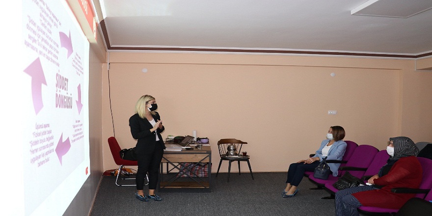 Şuhut'lu kadınlar,kadına yönelik şiddete hayır seminerinde biraraya geldiler