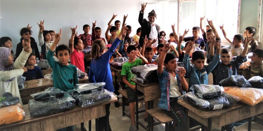 Denizli'de Elmacı Dede yetim kampındaki 600 Türkmen çocuğun içini ısıttı