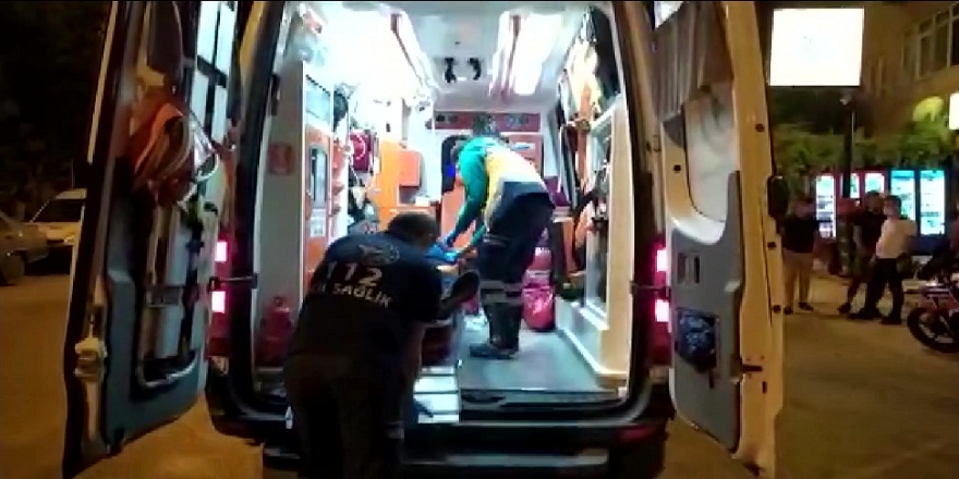 Denizli Pamukkale'de iki gurup arasında bıçaklı kavga!