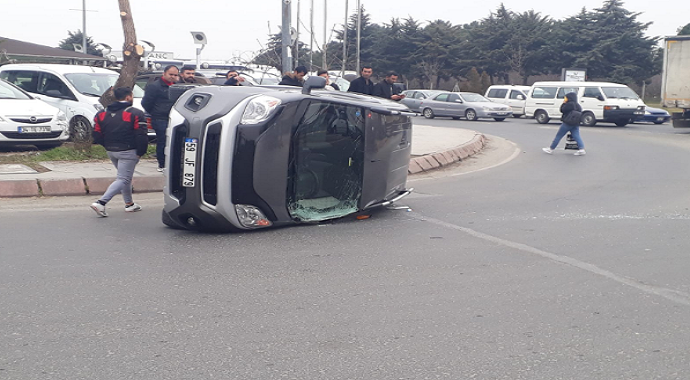 Emniyet kemeri taktılar, kazayı yara almadan atlattılar