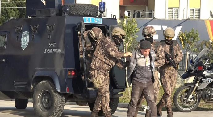 DEAŞ'lı infazcı babanın diğer oğlu ve karısı da yakalandı