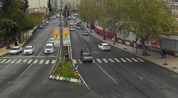 Trafik kazaları MOBESE kameralarına yansıdı