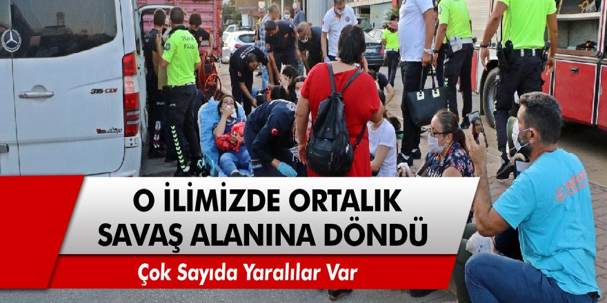 Antalya'da personel servisinin tıra çarpması sonucu meydana gelen kazada 12 kişi yaralandı