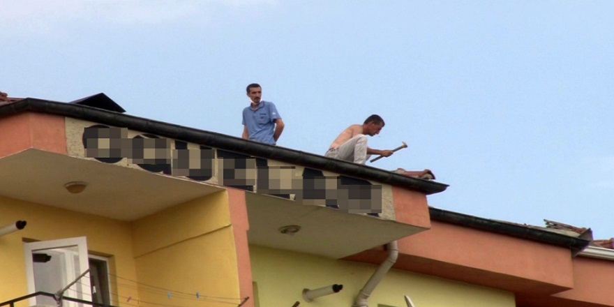 Eskişehir'de çatı tadilatı yapan 2 işçi adeta ölüme davetiye çıkardı