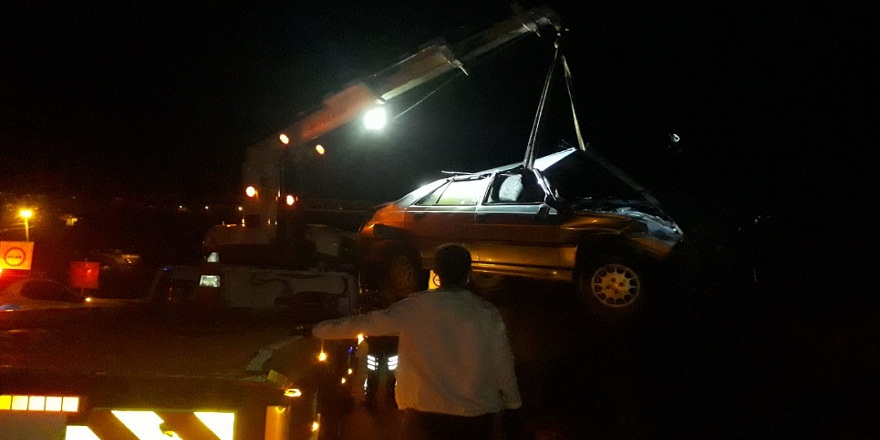 Zonguldak Ereğli'de kontrolü kaybeden otomobil su kanalına düştü: 1 yaralı