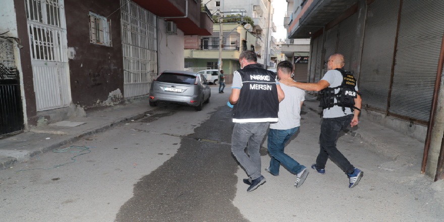 Mersin polisi torbacılara göz açtırmıyor!