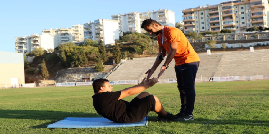 14 yaşındaki otizmli genç mücadeleci ruhuyla herkesi kendine hayran bırakıyor!