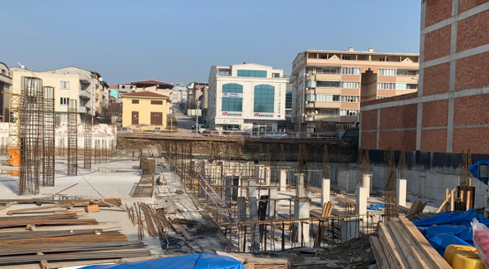 Bursa'da İstinat duvarının altında Sabri Öztürk can verdi