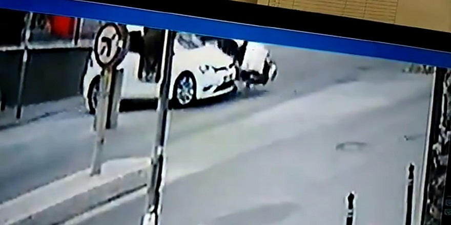 Pendik'te feci trafik kazası!Sürücünün fırlama anı kameralara böyle yansıdı!