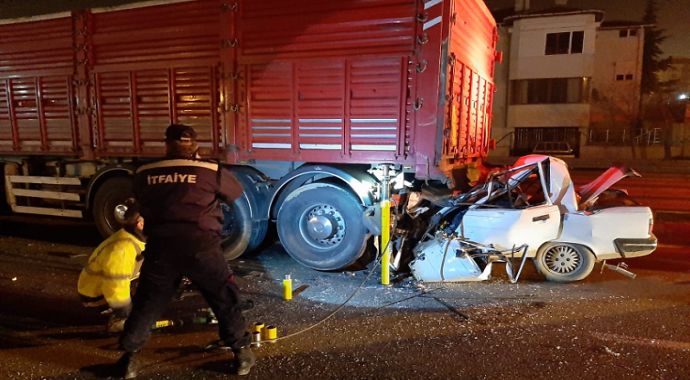Kamyona arkadan çarpan sürücü Orhan Nur hayatını kaybetti
