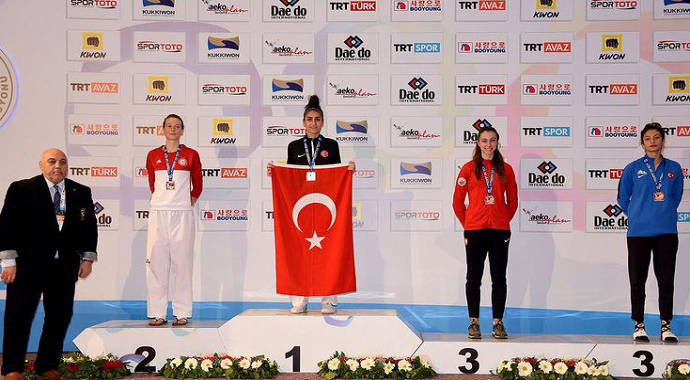Hatice Kübra'dan bir altın daha