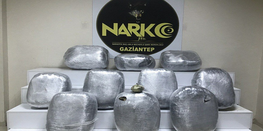 Gaziantep'te,dedektör köpek Onix'in sayesinde petrol tankerinde 100 kilo uyuşturucu yakalandı