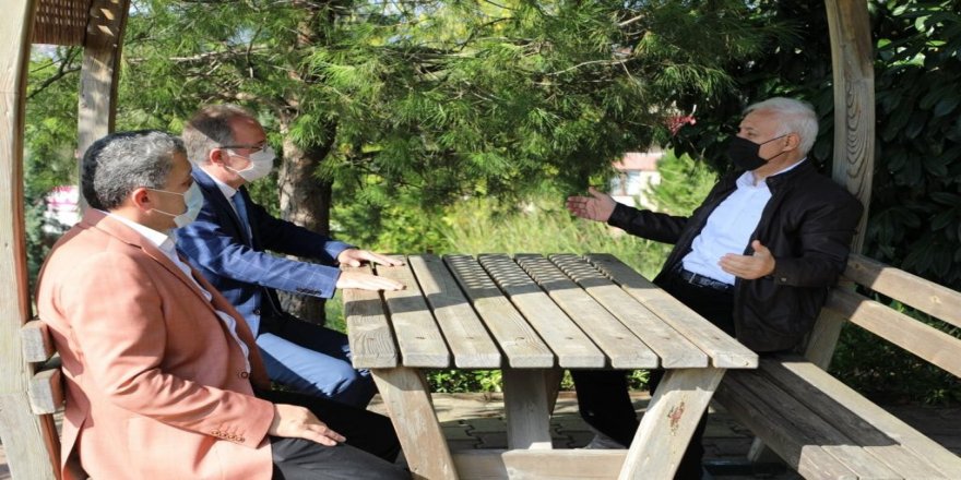 Prof. Dr. Nihat Hatipoğlu, Rektör Uzun’u ziyaret etti