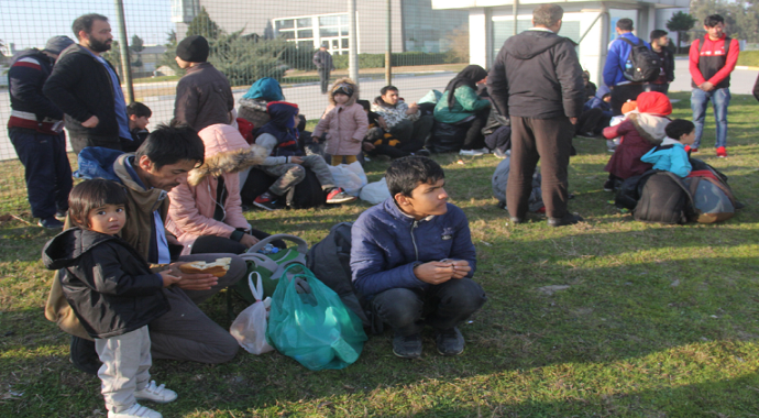 Göçmenleri "Avrupa'ya götürüyoruz" diye Adana'ya getirdiler