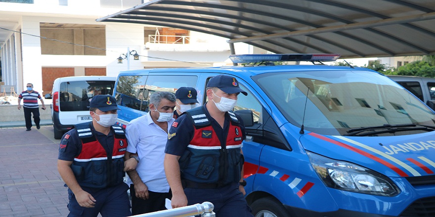 Antalya Alanya'da, denetimde restoranında sahte içki ele geçirilen işyeri sahibi göz altına alındı