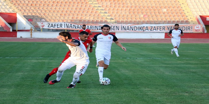 Türkiye Futbol Federasyonu 2. Lig: Kahramanmaraşspor: 2 - Uşakspor: 1
