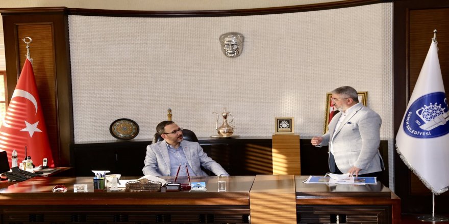 Bakan Muharrem Kasapoğlu’dan Çorum Belediyesi’ne ziyaret